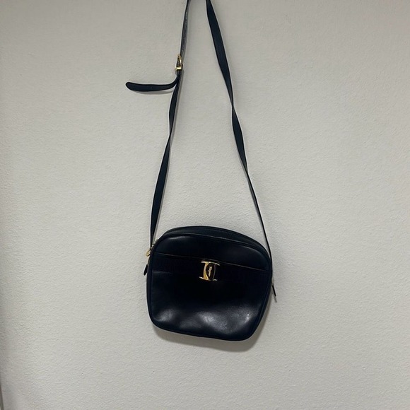 Vintage Salvatore Ferragamo Womens Navy  Leather Crossbody Shoulder Bag NWT